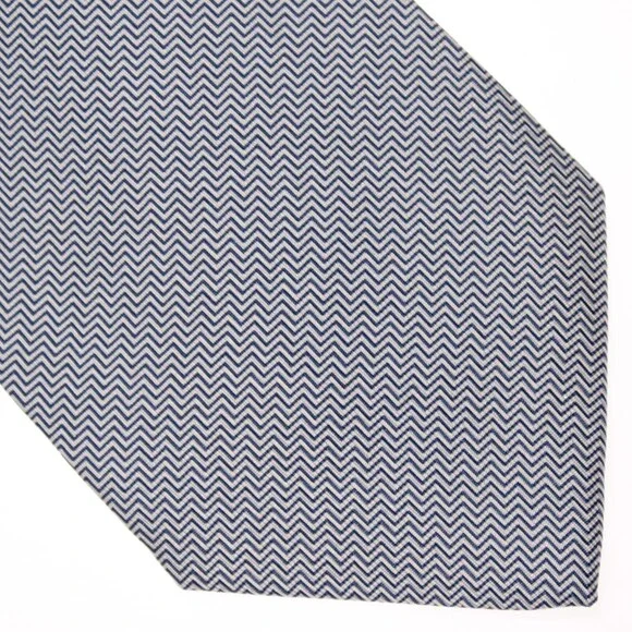 Drake's NWT Neck Tie in Blue & White Mini Chevron Pattern 100% Silk